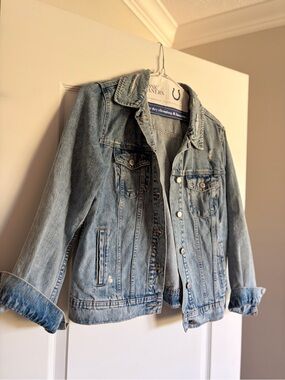 Old Navy Light Wash Distressed Denim Jacket Size L
